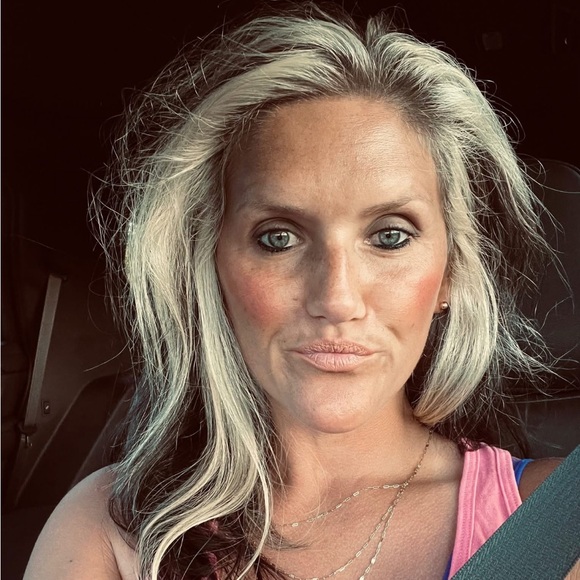 hollylackey84